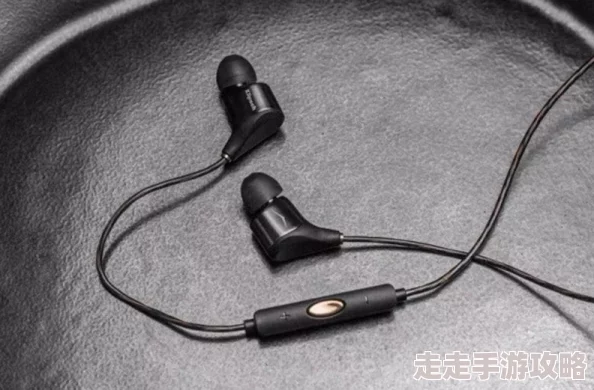 欧美高h视频：最新动态与热门推荐，带你领略不一样的视听盛宴，尽享激情与魅力的完美结合