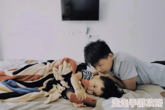 网曝热门吃瓜入口反差，网友热议背后真相与意外发现引发广泛讨论和关注，吃瓜文化再度升温！