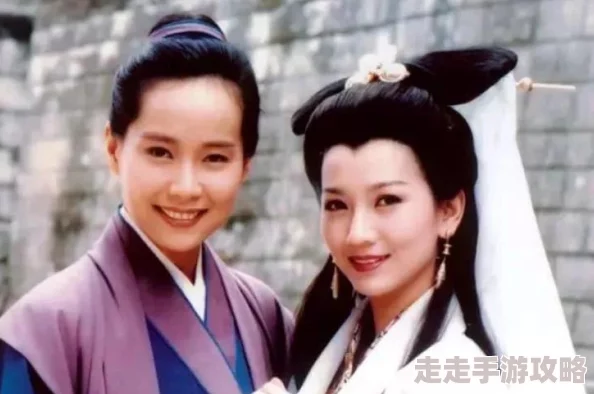 许仙当着白娘子曹小青原文：揭示了古代爱情故事中的复杂情感与人性冲突的深刻内涵