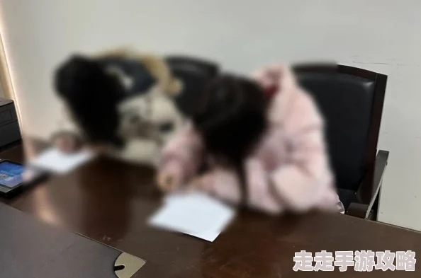跪爬伺候主人室：最新进展揭示该行为的社会影响与法律界限，引发公众热议与反思