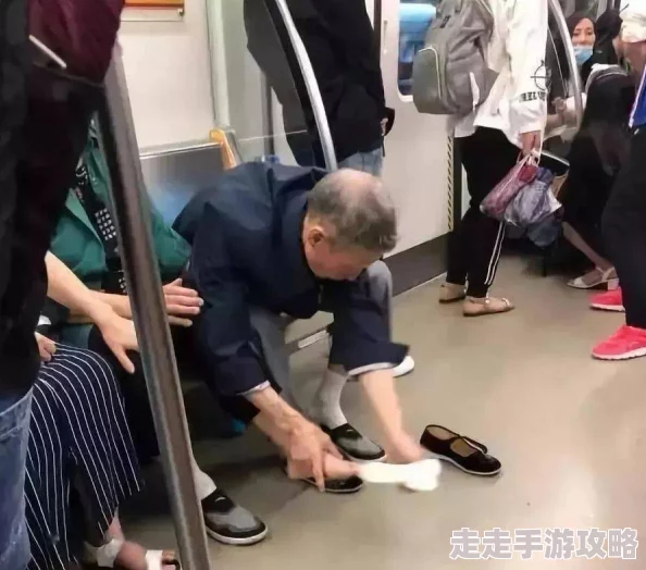 香艳职场6.2极品销售客服上班跳蛋引发热议，网友纷纷围观讨论背后故事与职场文化！