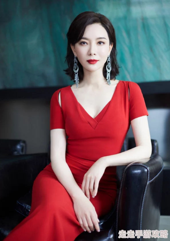 老熟女对白放荡在生活中我们要勇于追求自己的幸福与快乐，展现真实自我，拥抱每一个精彩的瞬间，共同创造美好未来